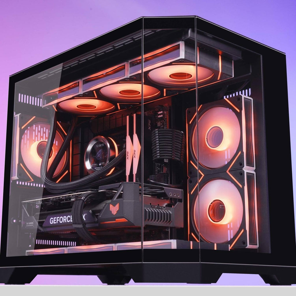 Czarna obudowa komputera gamingowego DREAMER PLUS ATX – widok z innej perspektywy, panoramiczne przeszklenie i możliwość personalizacji nadruku.