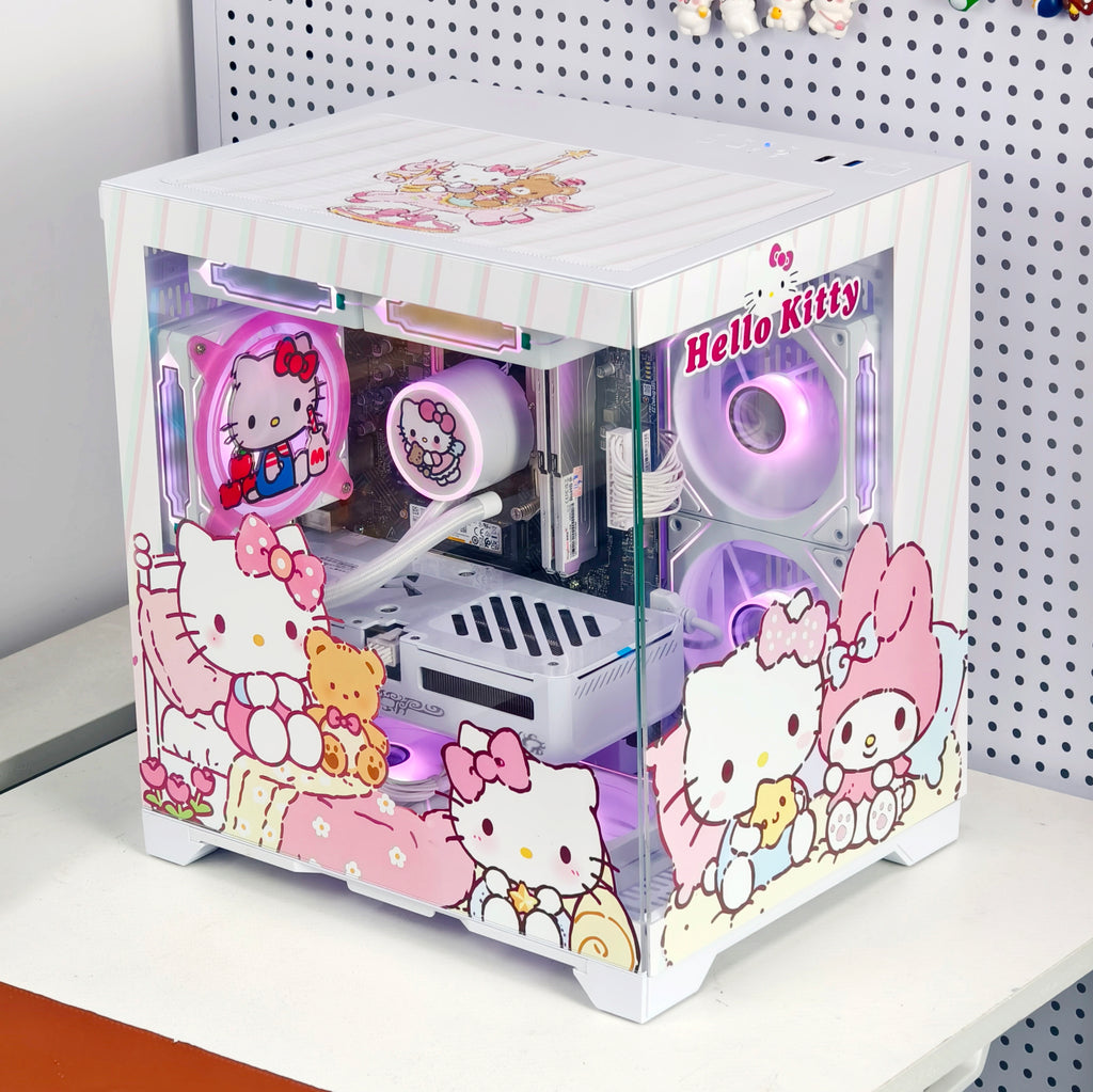 Przykładowa aranżacja białej obudowy komputerowej z nadrukiem Hello Kitty i My Melody – inspiracja do personalizacji PC